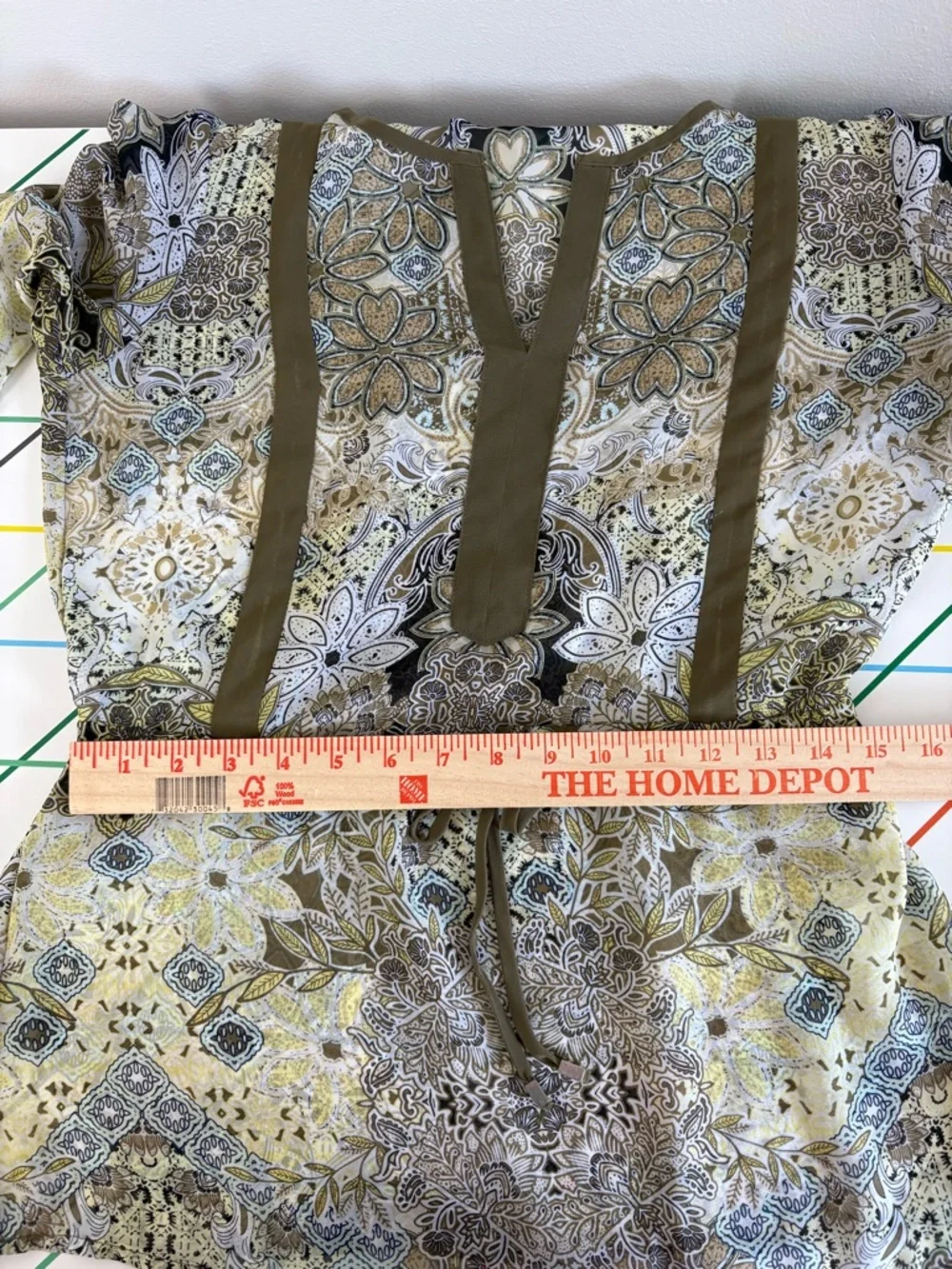 New York & Company Paisley Boho Split-Neck Blouse XS Olive and Beige Like New - Picture 8 of 10